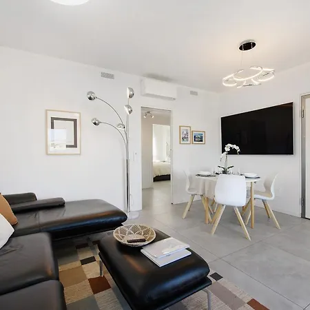 Penthouse Helayne Mit Dachterrasse * Desenzano del Garda